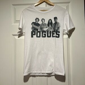 Netflix, Outer Banks Pogues men’s size medium T-shirt. Excellent condition.